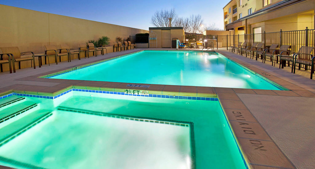 Courtyard El Paso Airport Hotel Kültér fotó